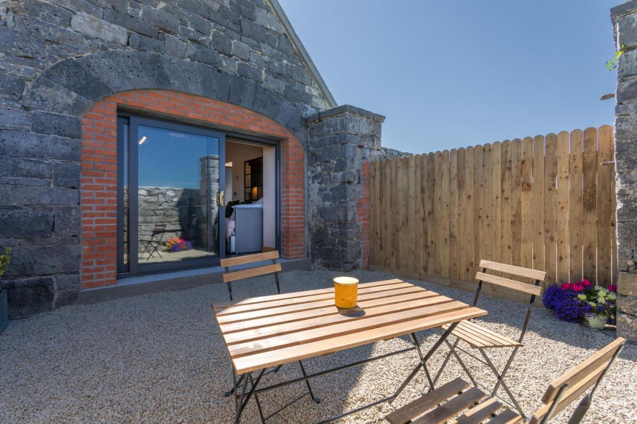 Coach House Cottage On The Shores Of Lough Corrib Galway Exterior foto